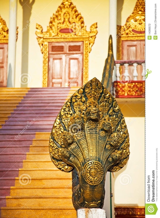 buddhist-snake-statue-14390572.jpg